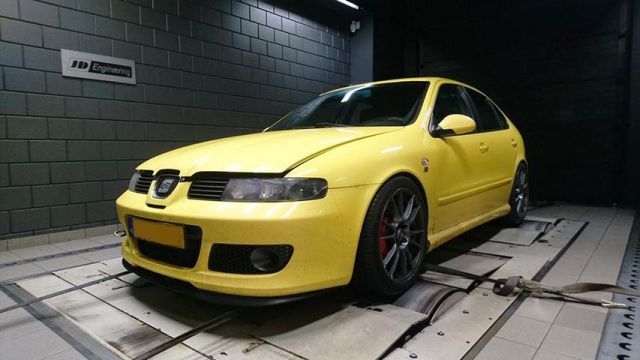 Seat Leon Cupra R MK1 zderzak przód