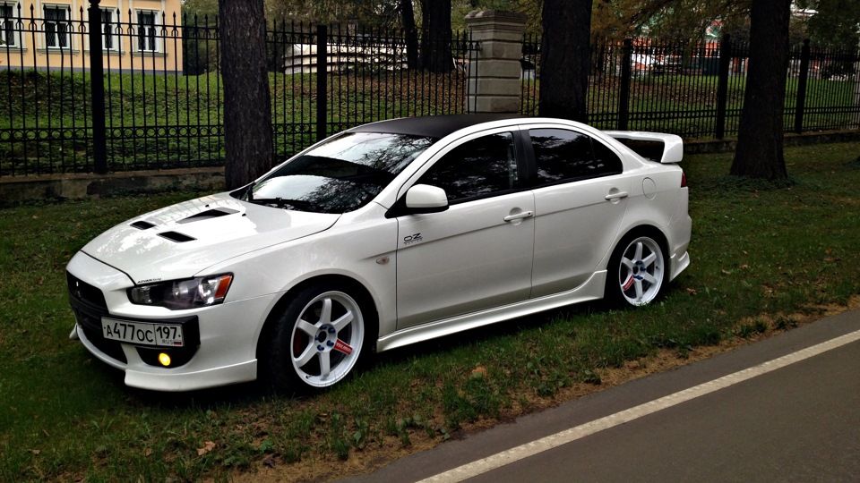 Lancer X 10 EVO Flapsy Splittery Zderzaka - obrazek 3