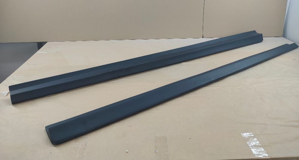 Mercedes W205 Dokładki progowe 15-17 - obrazek 3