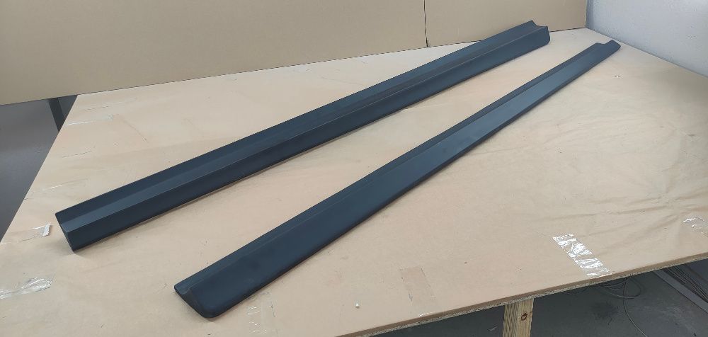 Mercedes W205 Dokładki progowe 15-17 - obrazek 2